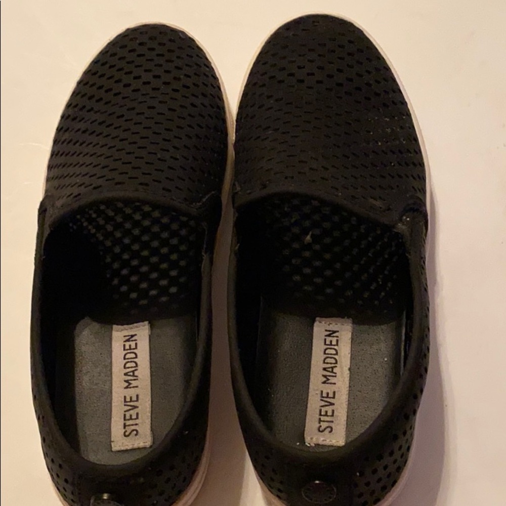 Steve Madden black mesh slip on